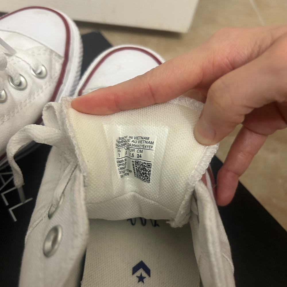 white converse low - Picture 5 of 7